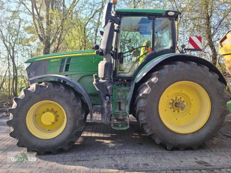 Traktor от тип John Deere 6230R, Gebrauchtmaschine в Hofheim