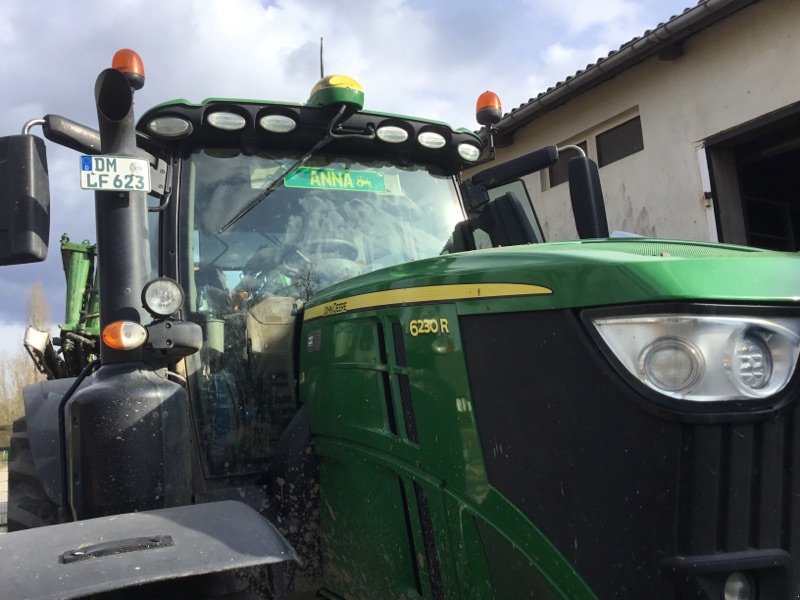 Traktor des Typs John Deere 6230R, Gebrauchtmaschine in Neubrandenburg (Bild 2)