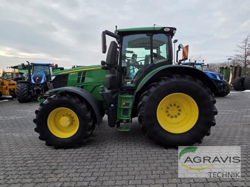 Traktor от тип John Deere 6250 R, Gebrauchtmaschine в Calbe / Saale (Снимка 2)