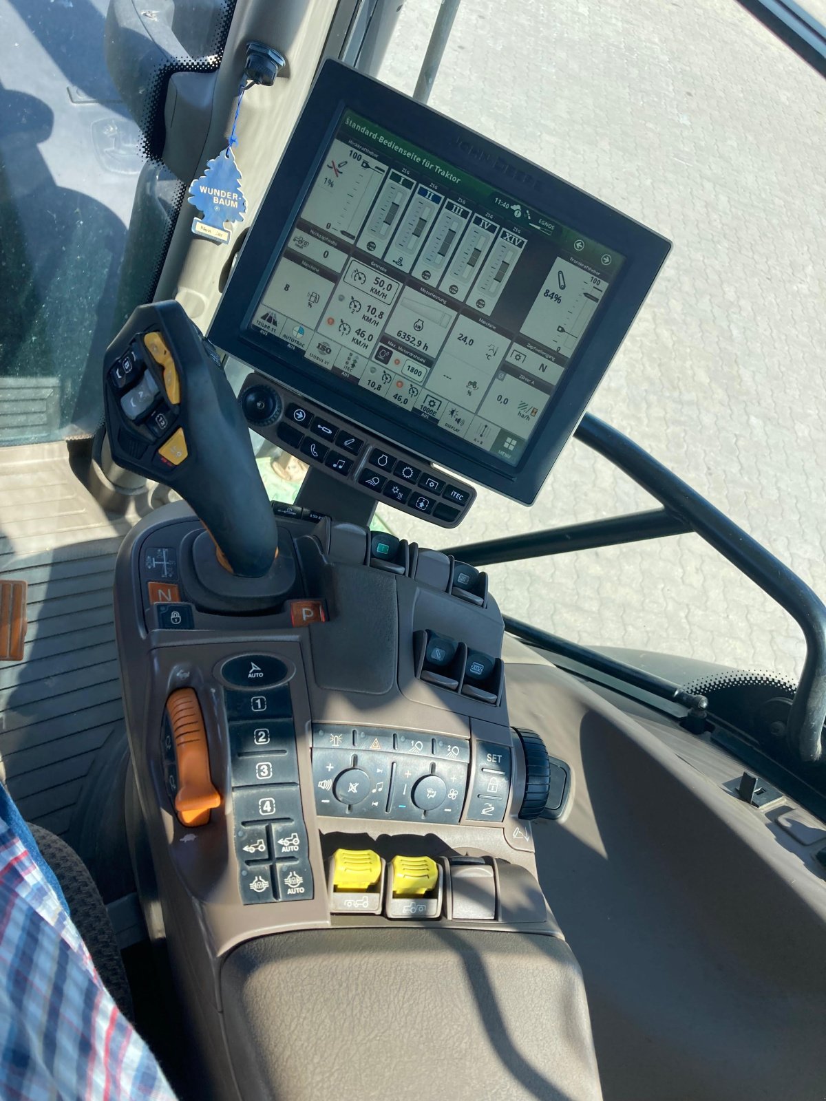 Traktor van het type John Deere 6250 R, Gebrauchtmaschine in Bevern (Foto 13)