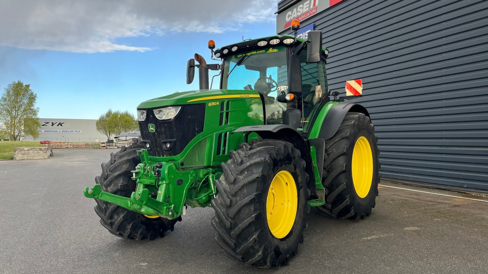 Traktor des Typs John Deere 6250 R, Gebrauchtmaschine in NAINTRE (Bild 3)