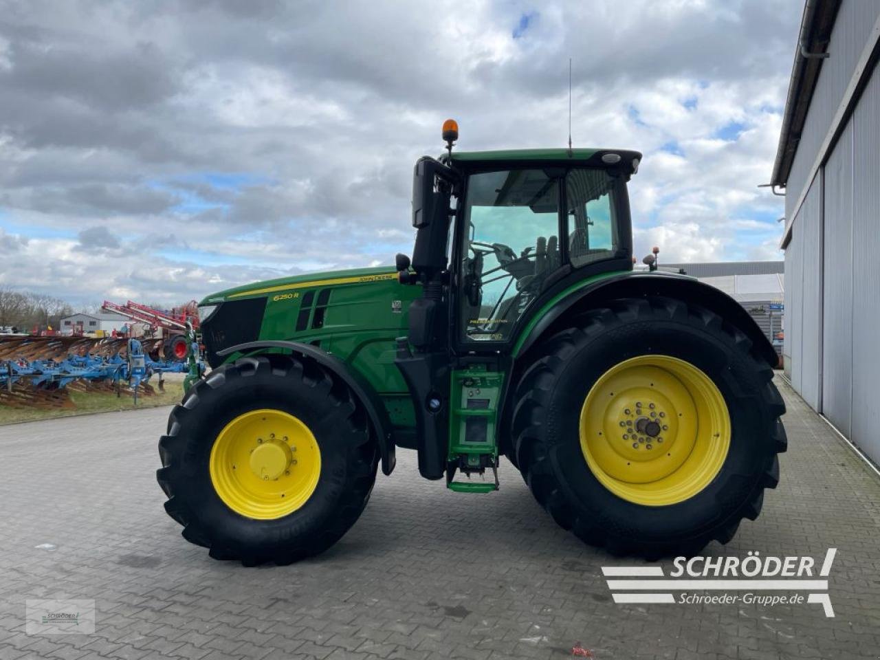 Traktor of the type John Deere 6250 R, Gebrauchtmaschine in Wildeshausen (Picture 4)