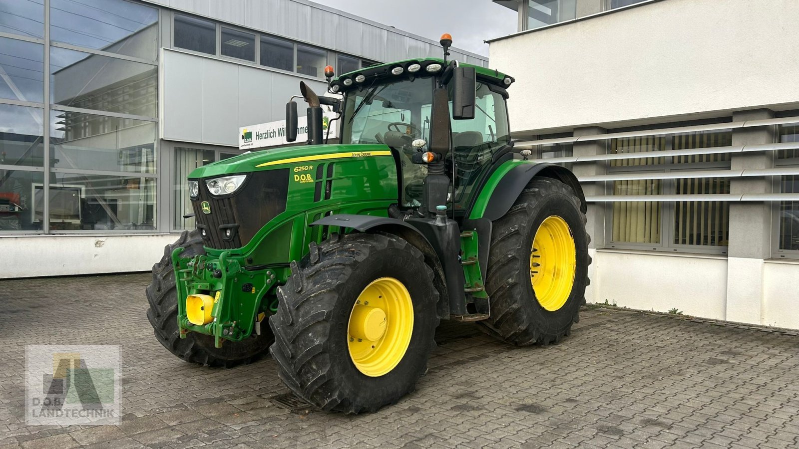 Traktor typu John Deere 6250R 6250 R, Gebrauchtmaschine v Regensburg (Obrázek 1)