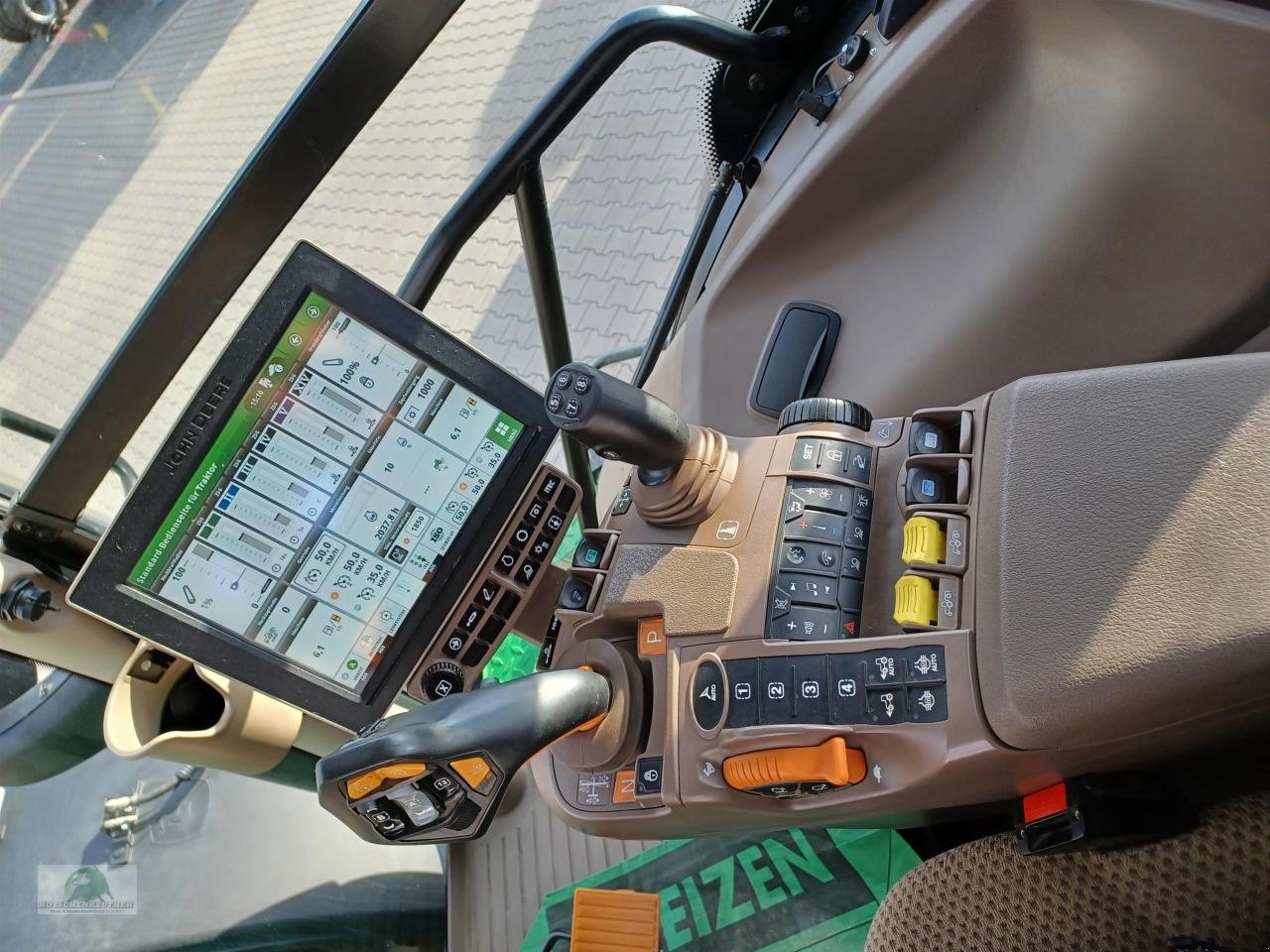 Traktor типа John Deere 6250R - Command PRO, Reifendruckregelanlage, Neumaschine в Wasungen (Фотография 12)