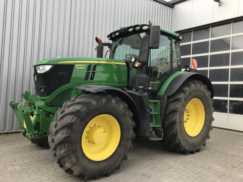 Traktor от тип John Deere 6250R m/Frontlift og Front-PTO Front PTO. Front lift. Ultimate Edition. AutoPowr. Auto Steer Ready. Command Arm. Vi har 9 stk 6250R til salg!!!, Gebrauchtmaschine в Kolding (Снимка 1)