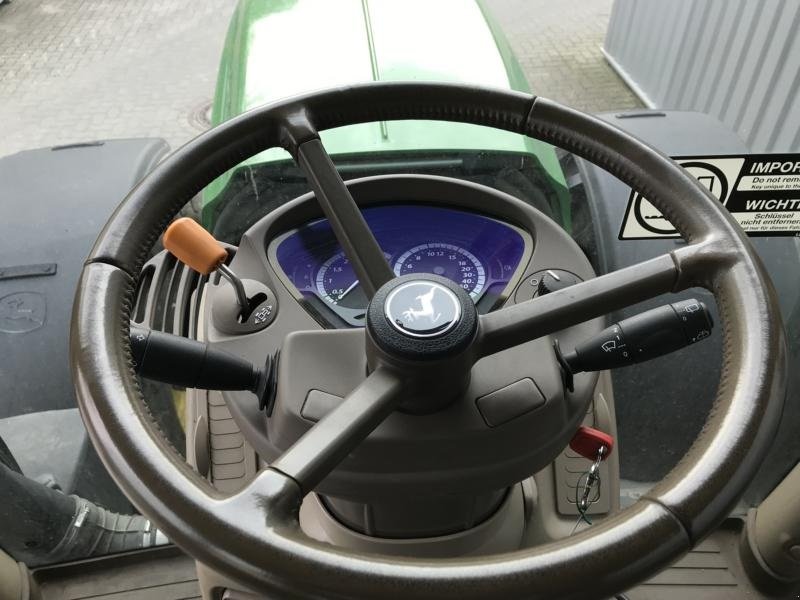 Traktor от тип John Deere 6250R m/Frontlift og Front-PTO Front PTO. Front lift. Ultimate Edition. AutoPowr. Auto Steer Ready. Command Arm. Vi har 9 stk 6250R til salg!!!, Gebrauchtmaschine в Kolding (Снимка 12)