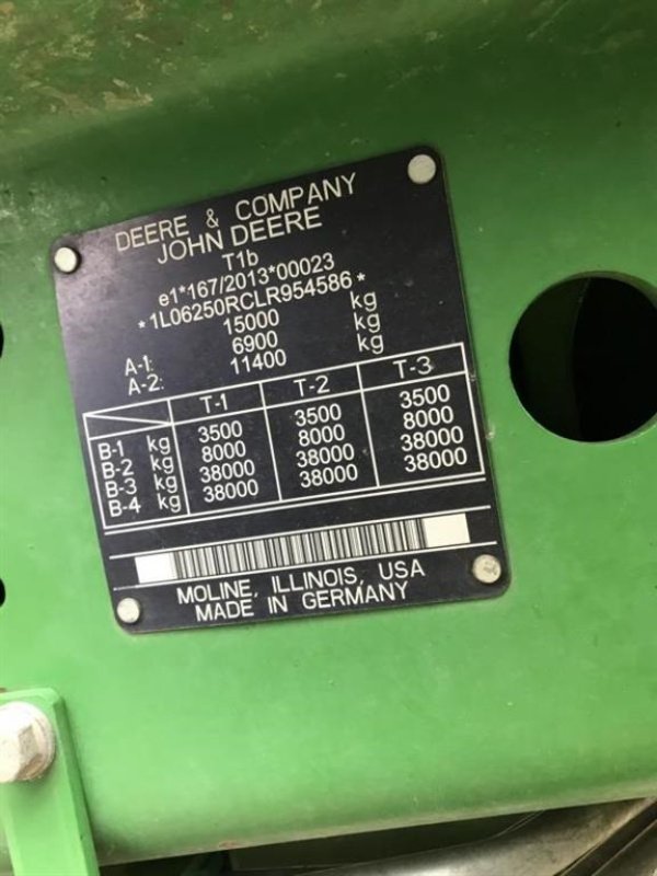 Traktor от тип John Deere 6250R m/Frontlift og Front-PTO Front PTO. Front lift. Ultimate Edition. AutoPowr. Auto Steer Ready. Command Arm. Vi har 9 stk 6250R til salg!!!, Gebrauchtmaschine в Kolding (Снимка 19)