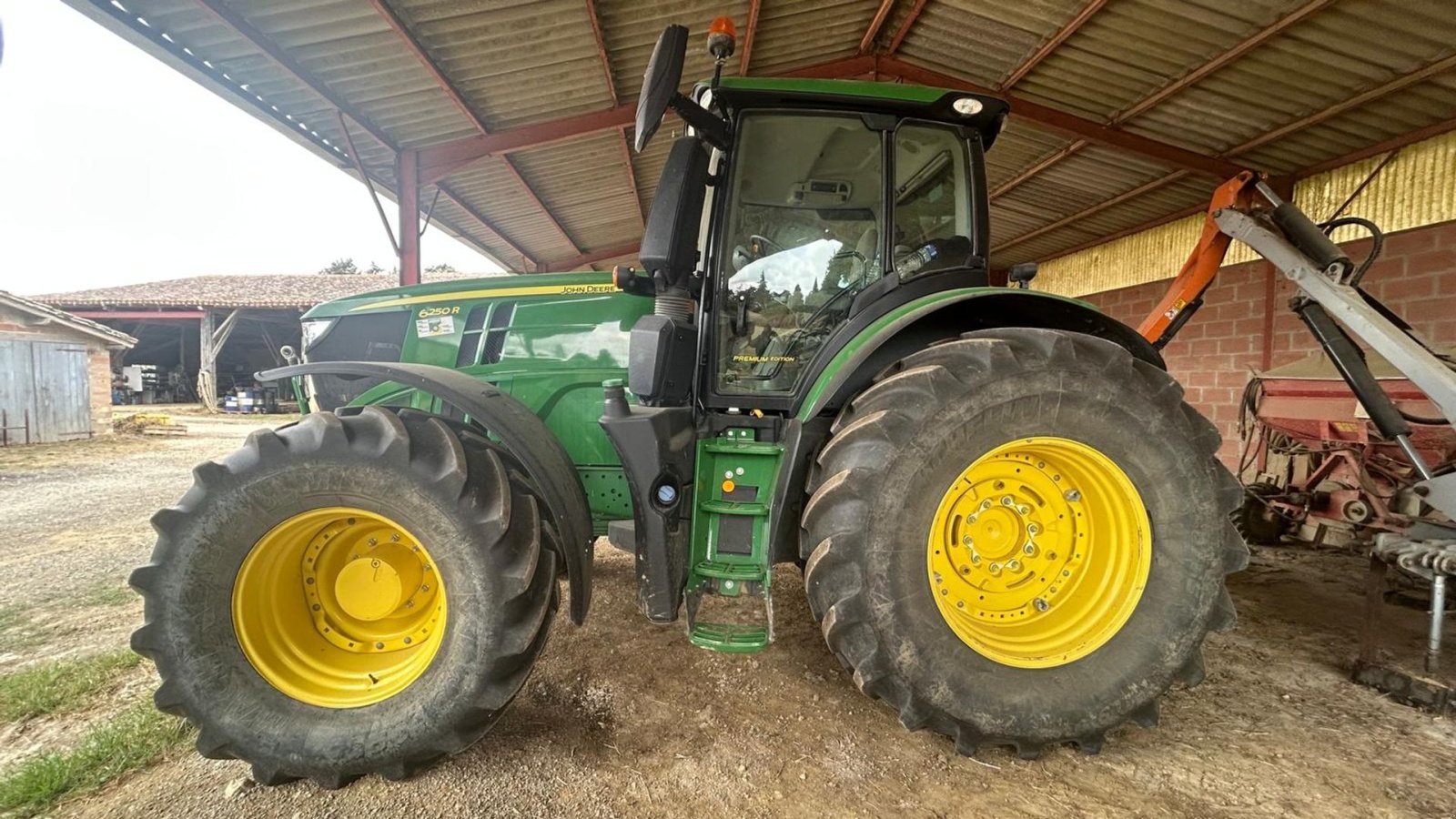 Traktor des Typs John Deere 6250R m/Frontlift og Front-PTO Premium Edition. Command arm, GPS StarFire 6000. Vi har 7 stk 6250R til salg!!!, Gebrauchtmaschine in Kolding (Bild 3)