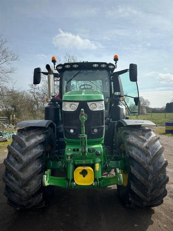 Traktor del tipo John Deere 6250R m/Frontlift og Front-PTO ULTIMATE EDITION med Front PTO, Front lift, Command arm, StarFire 6000 antenne. GPS. Vi har 9 stk 6250R til salg!!!, Gebrauchtmaschine en Kolding (Imagen 1)