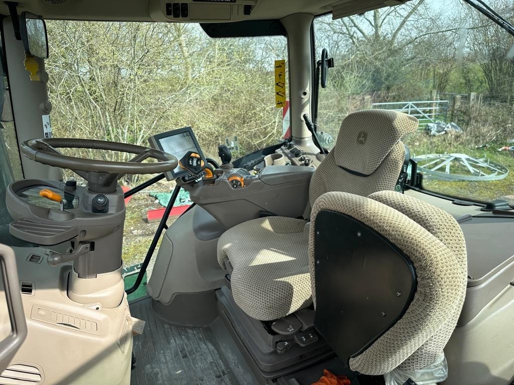 Traktor del tipo John Deere 6250R m/Frontlift og Front-PTO ULTIMATE EDITION med Front PTO, Front lift, Command arm, StarFire 6000 antenne. GPS. Vi har 9 stk 6250R til salg!!!, Gebrauchtmaschine en Kolding (Imagen 4)