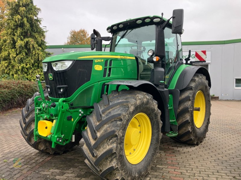 Traktor del tipo John Deere 6250R mit FKH/ FZW/ CommandPro, Gebrauchtmaschine en Jahnatal