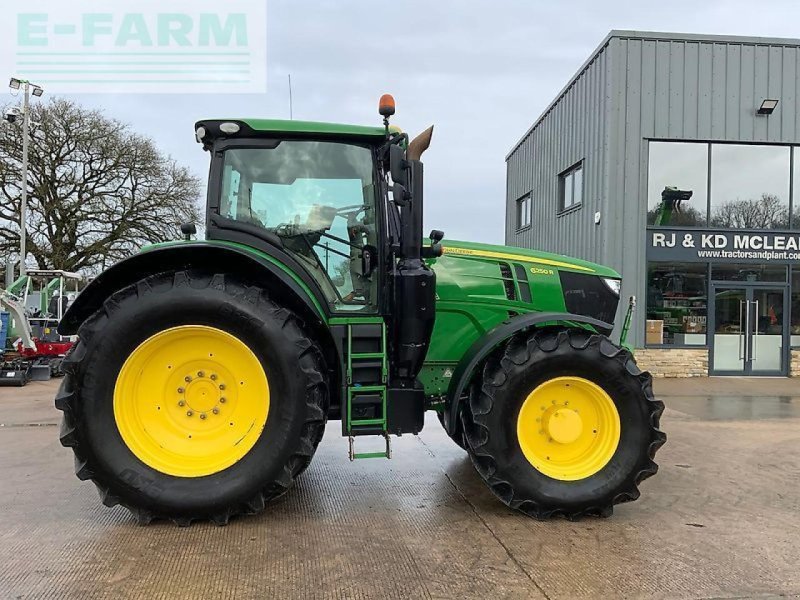Traktor of the type John Deere 6250r tractor (st25643), Gebrauchtmaschine in SHAFTESBURY (Picture 1)