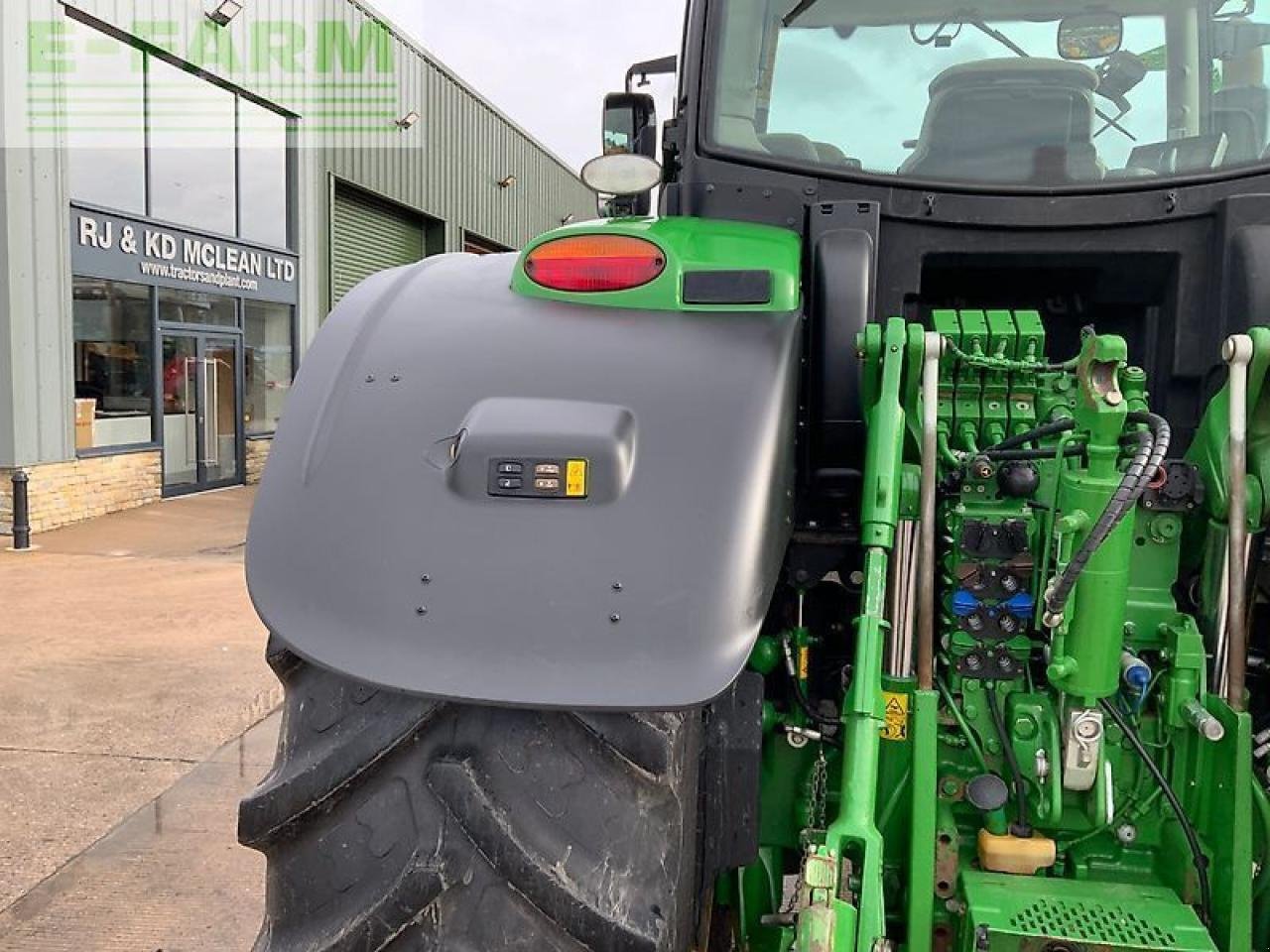 Traktor of the type John Deere 6250r tractor (st25643), Gebrauchtmaschine in SHAFTESBURY (Picture 21)