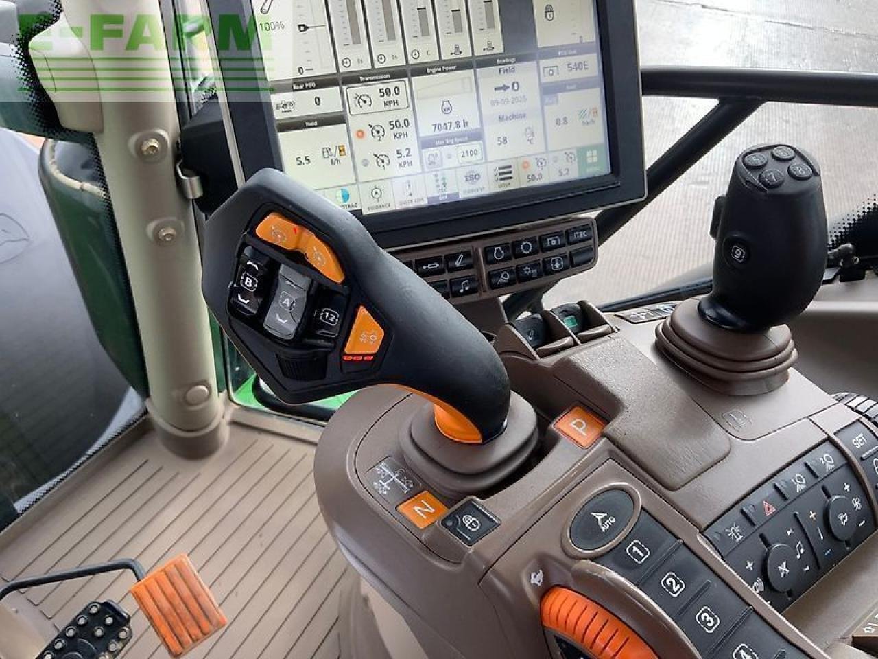 Traktor of the type John Deere 6250r tractor (st25643), Gebrauchtmaschine in SHAFTESBURY (Picture 28)