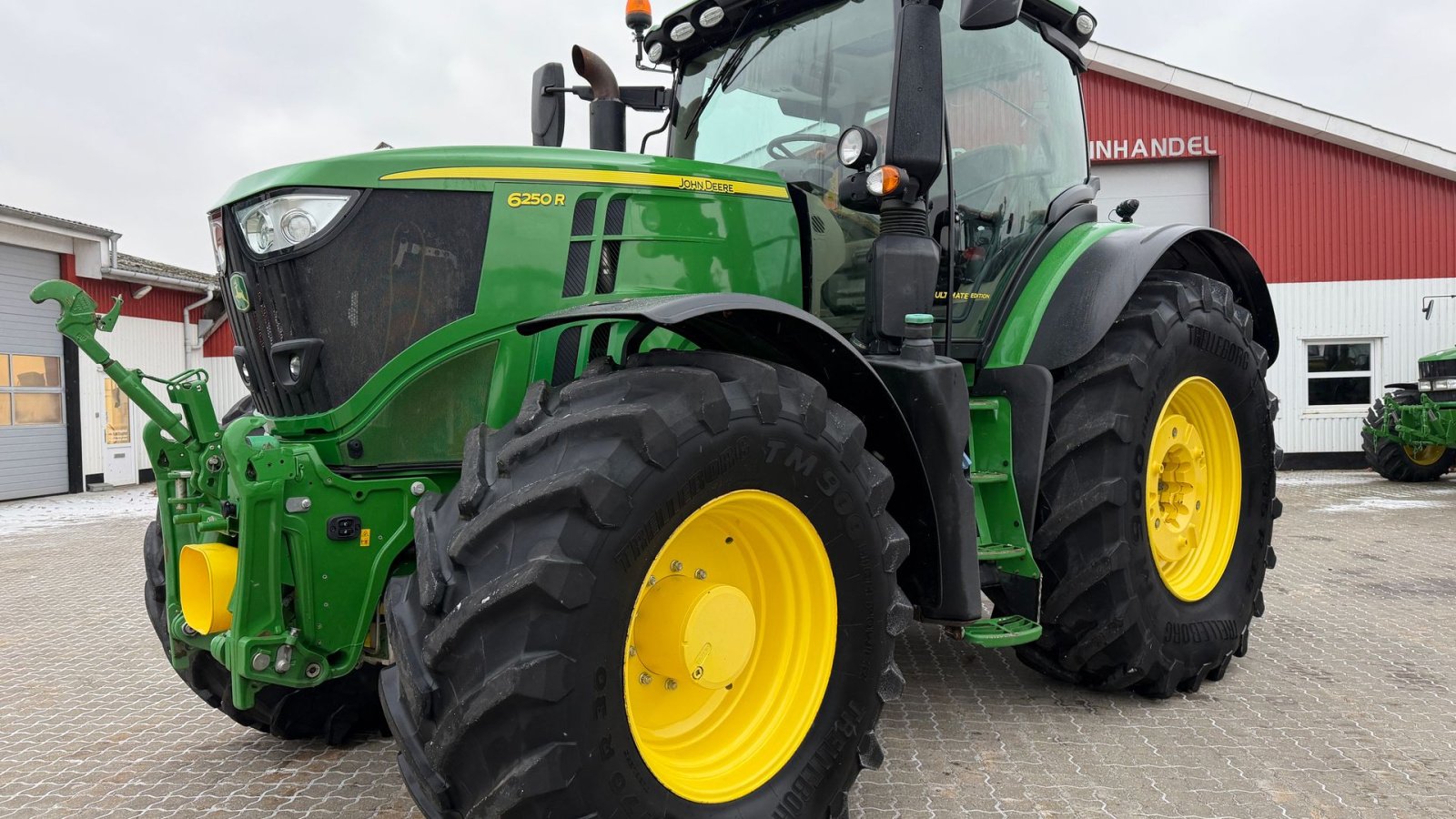 Traktor van het type John Deere 6250R ULIMATE! KUN 2400 TIMER OG FRONT PTO!, Gebrauchtmaschine in Nørager (Foto 1)