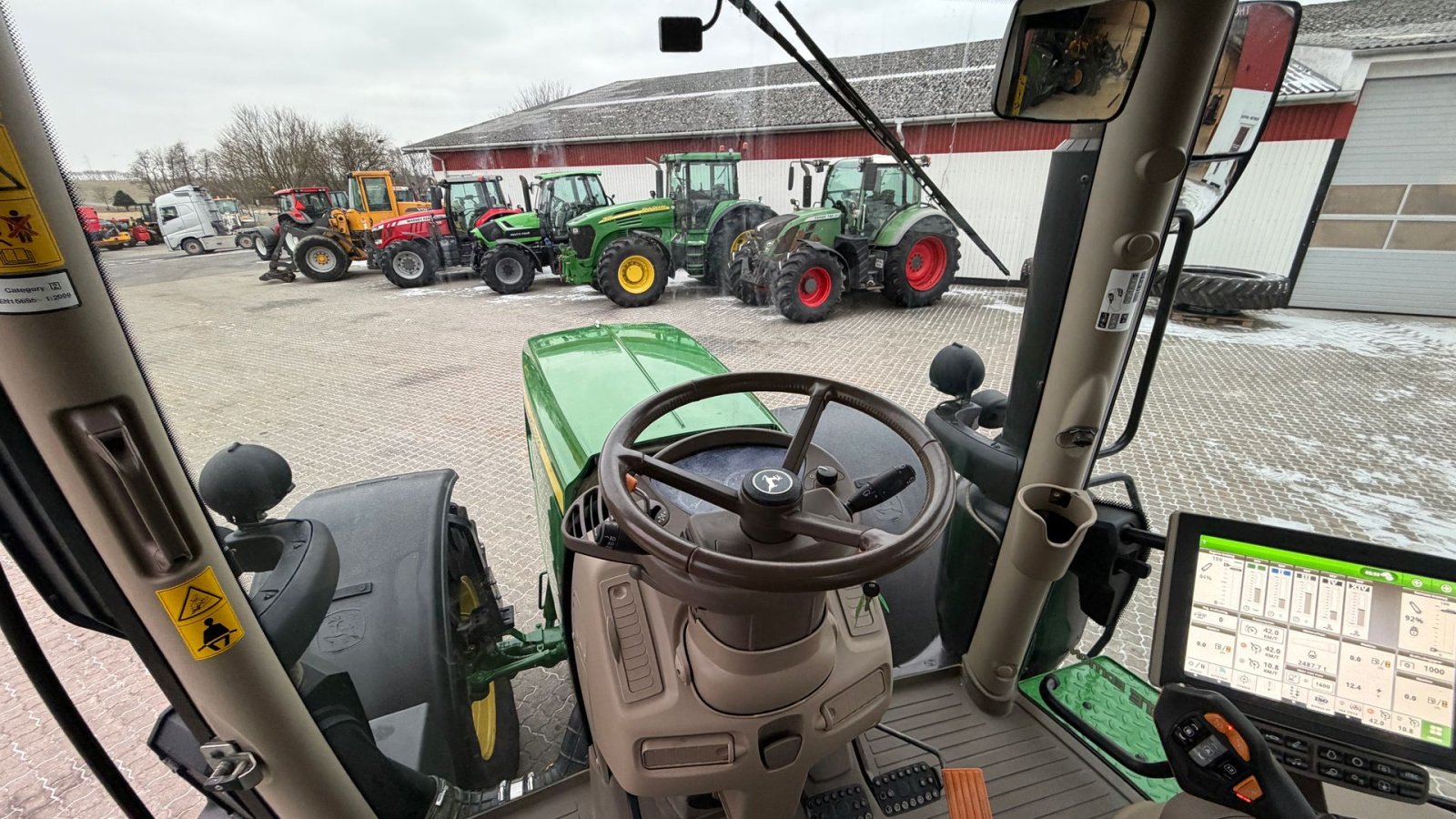 Traktor van het type John Deere 6250R ULIMATE! KUN 2400 TIMER OG FRONT PTO!, Gebrauchtmaschine in Nørager (Foto 20)