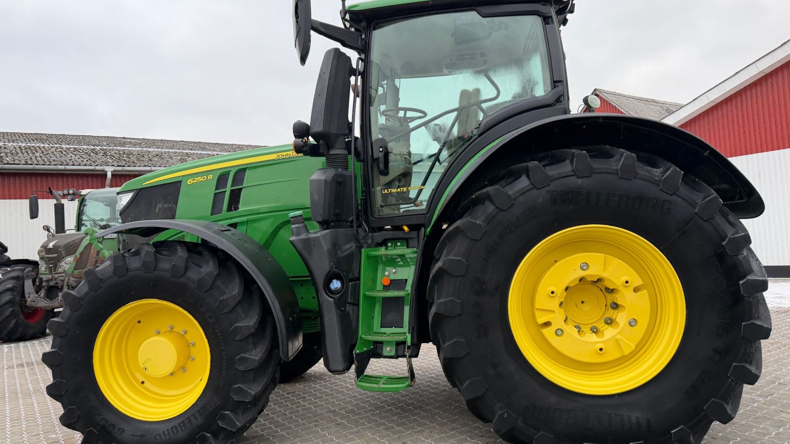 Traktor van het type John Deere 6250R ULIMATE! KUN 2400 TIMER OG FRONT PTO!, Gebrauchtmaschine in Nørager (Foto 4)