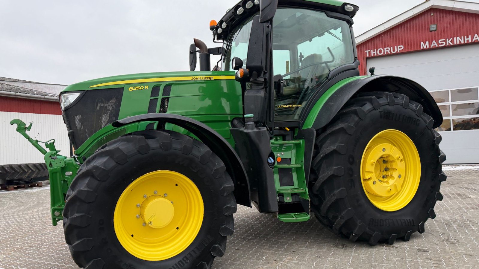 Traktor van het type John Deere 6250R ULIMATE! KUN 2400 TIMER OG FRONT PTO!, Gebrauchtmaschine in Nørager (Foto 2)