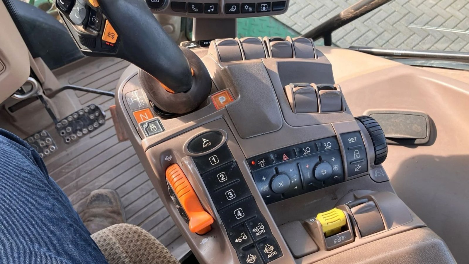 Traktor van het type John Deere 6250R ULTIMATE  AutoTrac. GPS. Sektions kontrol. Command Arm. Command Pro., Gebrauchtmaschine in Kolding (Foto 13)