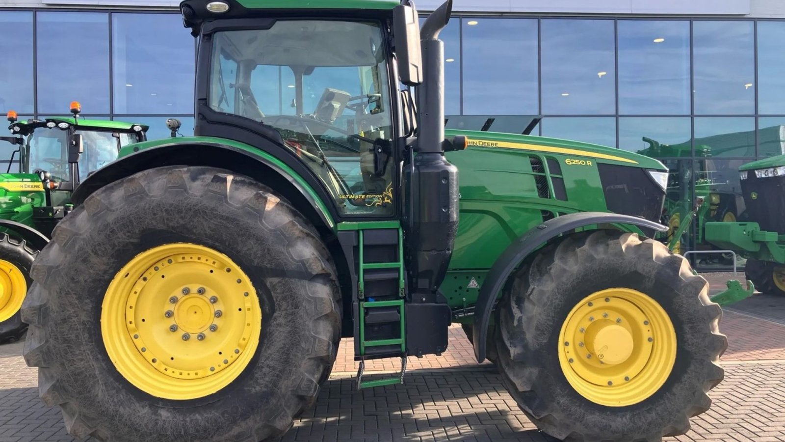 Traktor van het type John Deere 6250R ULTIMATE  AutoTrac. GPS. Sektions kontrol. Command Arm. Command Pro., Gebrauchtmaschine in Kolding (Foto 4)