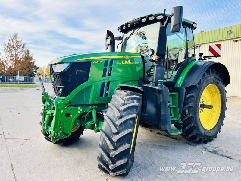 Traktor типа John Deere 6250R ULTIMATE CommandPro, Gebrauchtmaschine в Sülzetal OT Altenweddingen (Фотография 1)