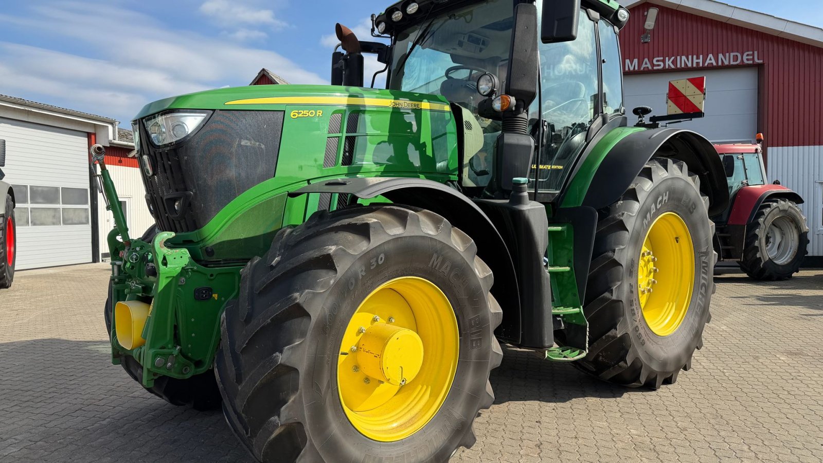 Traktor типа John Deere 6250R Ultimate Edition KUN 4500 TIMER! MED FRONT PTO, COMMANDPRO OG AUTOSTYRING!, Gebrauchtmaschine в Nørager (Фотография 1)