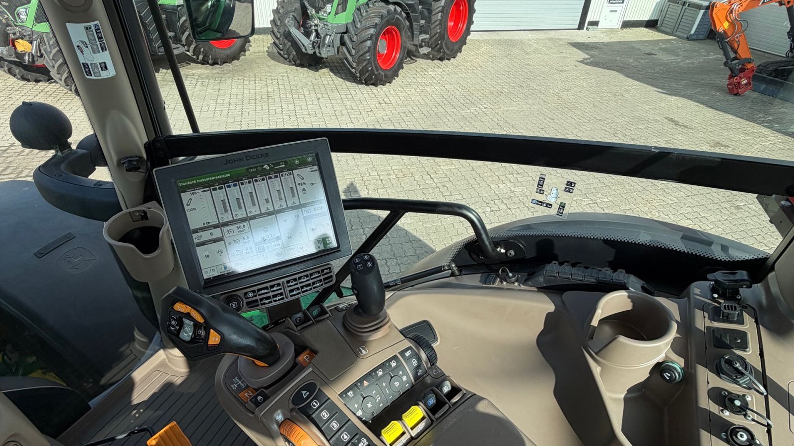 Traktor типа John Deere 6250R Ultimate Edition KUN 4500 TIMER! MED FRONT PTO, COMMANDPRO OG AUTOSTYRING!, Gebrauchtmaschine в Nørager (Фотография 14)