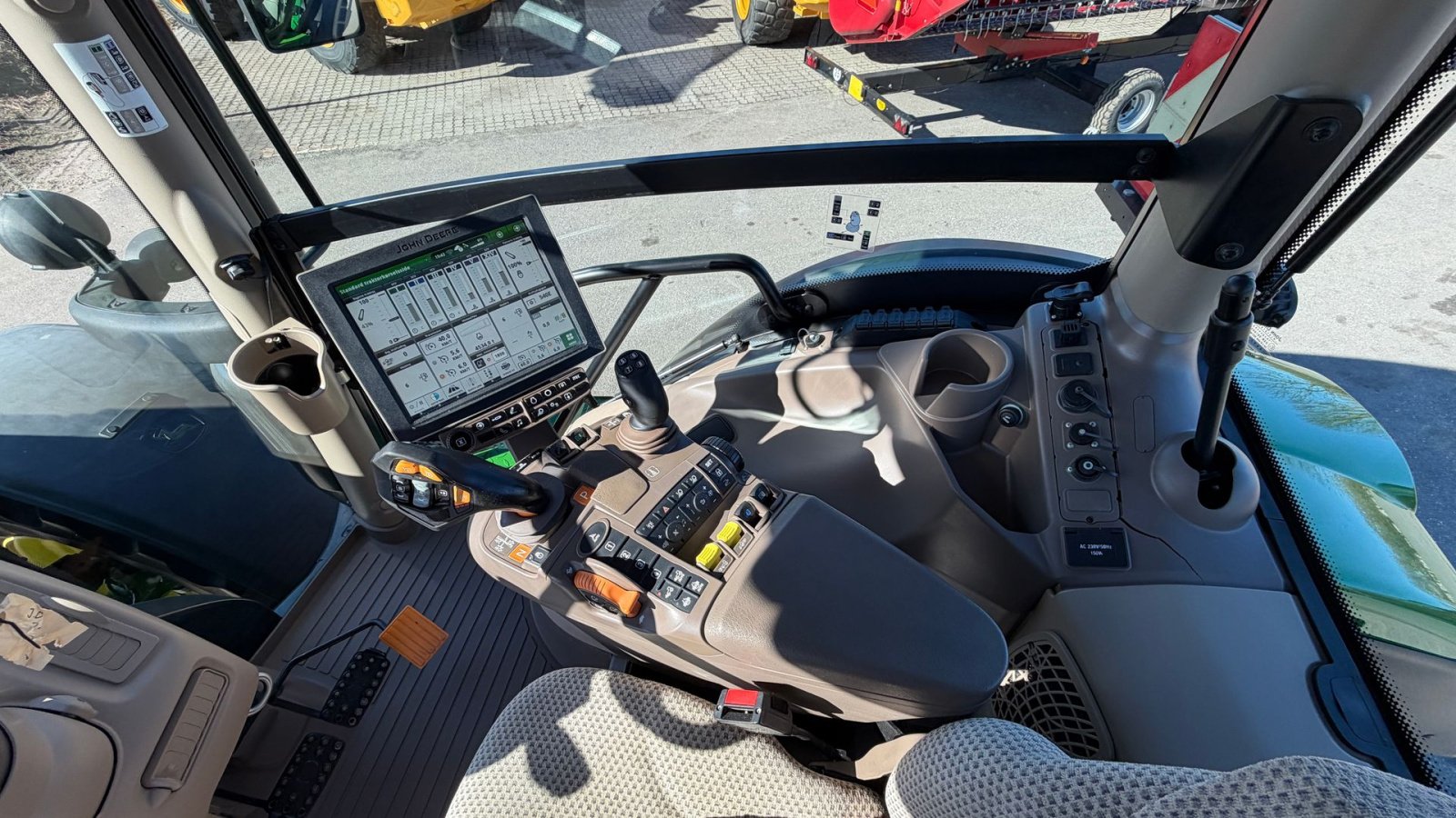 Traktor van het type John Deere 6250R Ultimate Edition KUN 4500 TIMER! MED FRONT PTO, COMMANDPRO OG AUTOSTYRING!, Gebrauchtmaschine in Nørager (Foto 15)