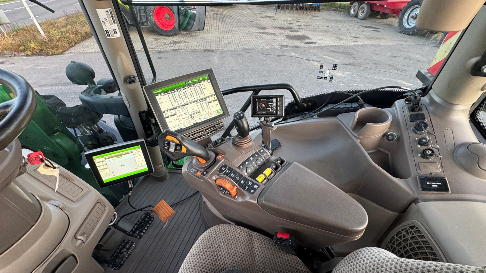 Traktor типа John Deere 6250R Ultimate Edition KUN 5100 TIMER! MED FRONT PTO!, Gebrauchtmaschine в Nørager (Фотография 18)