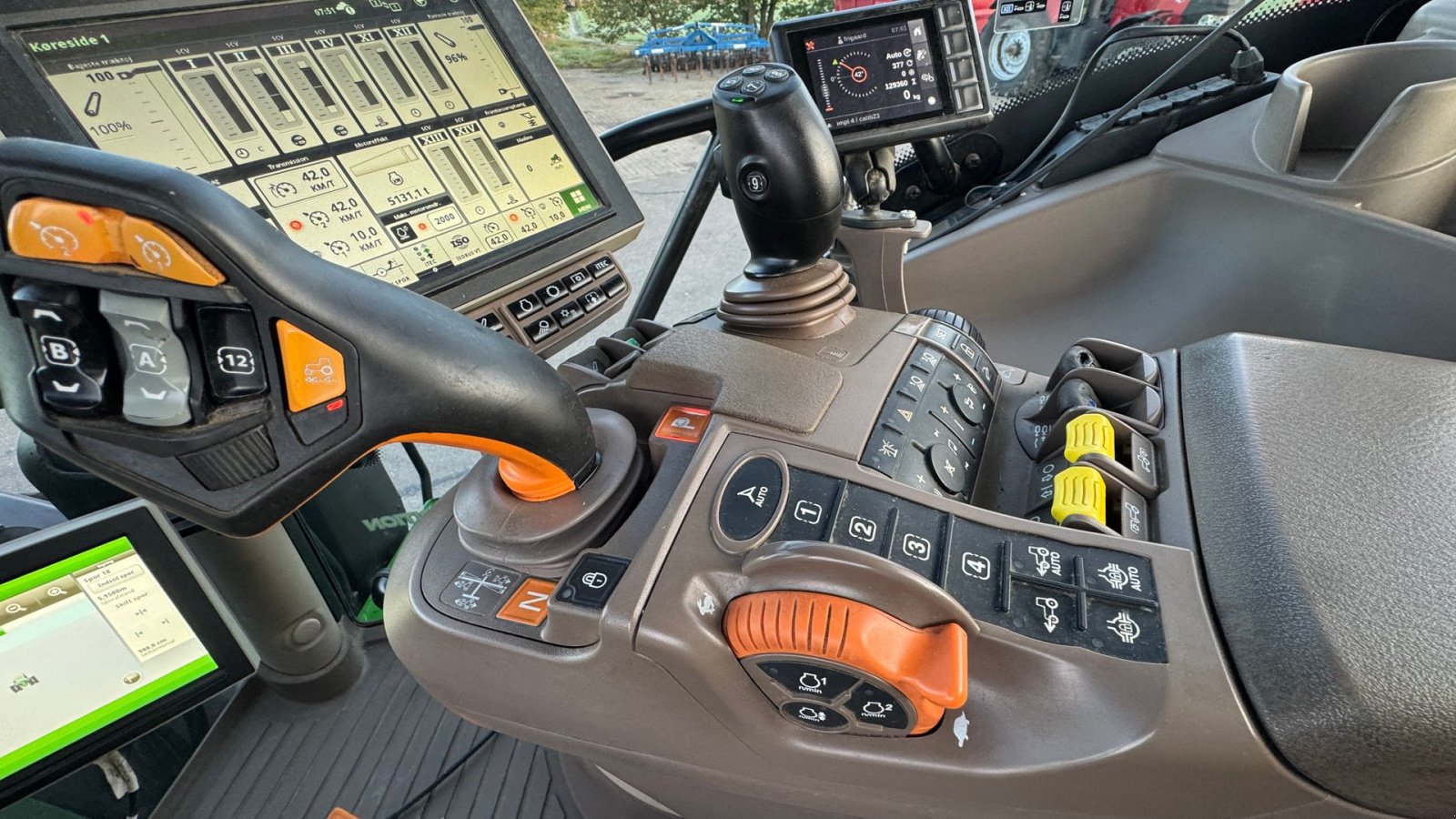 Traktor типа John Deere 6250R Ultimate Edition KUN 5100 TIMER! MED FRONT PTO!, Gebrauchtmaschine в Nørager (Фотография 19)