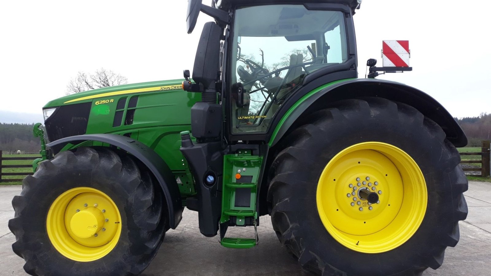 Traktor типа John Deere 6250R ULTIMATE, Gebrauchtmaschine в Toftlund (Фотография 3)