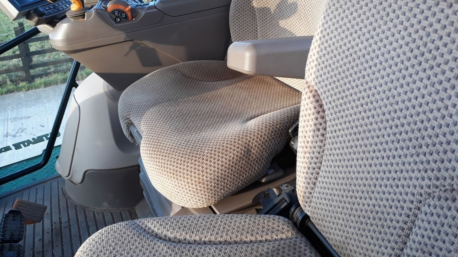 Traktor типа John Deere 6250R ULTIMATE, Gebrauchtmaschine в Toftlund (Фотография 6)