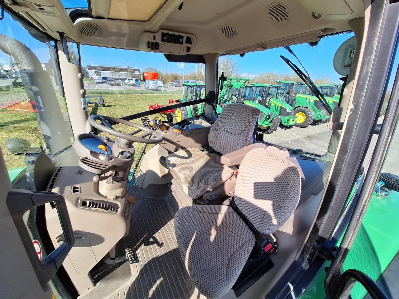 Traktor от тип John Deere 6250R Ultimate, Gebrauchtmaschine в Zweibrücken (Снимка 12)