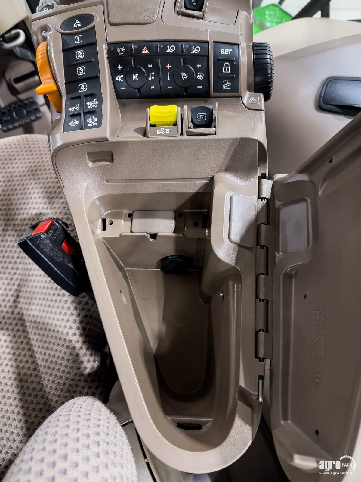 Traktor tipa John Deere 6250R, Gebrauchtmaschine u Csengele (Slika 17)