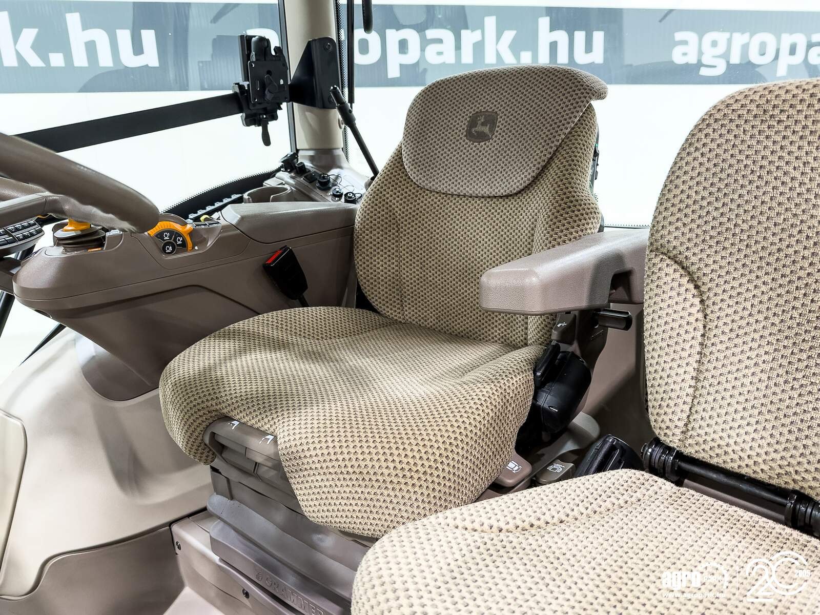 Traktor of the type John Deere 6250R, Gebrauchtmaschine in Csengele (Picture 11)