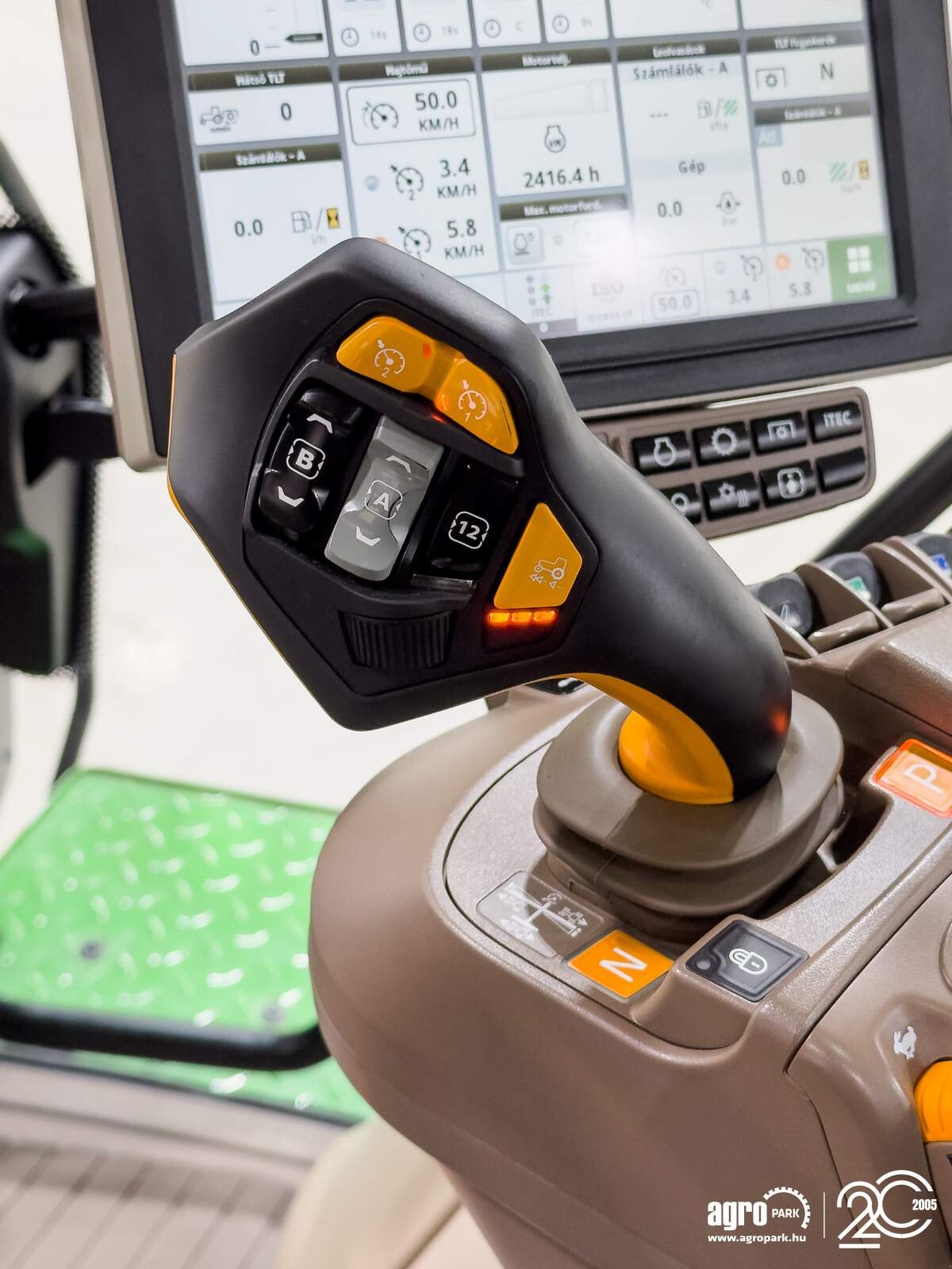 Traktor of the type John Deere 6250R, Gebrauchtmaschine in Csengele (Picture 13)