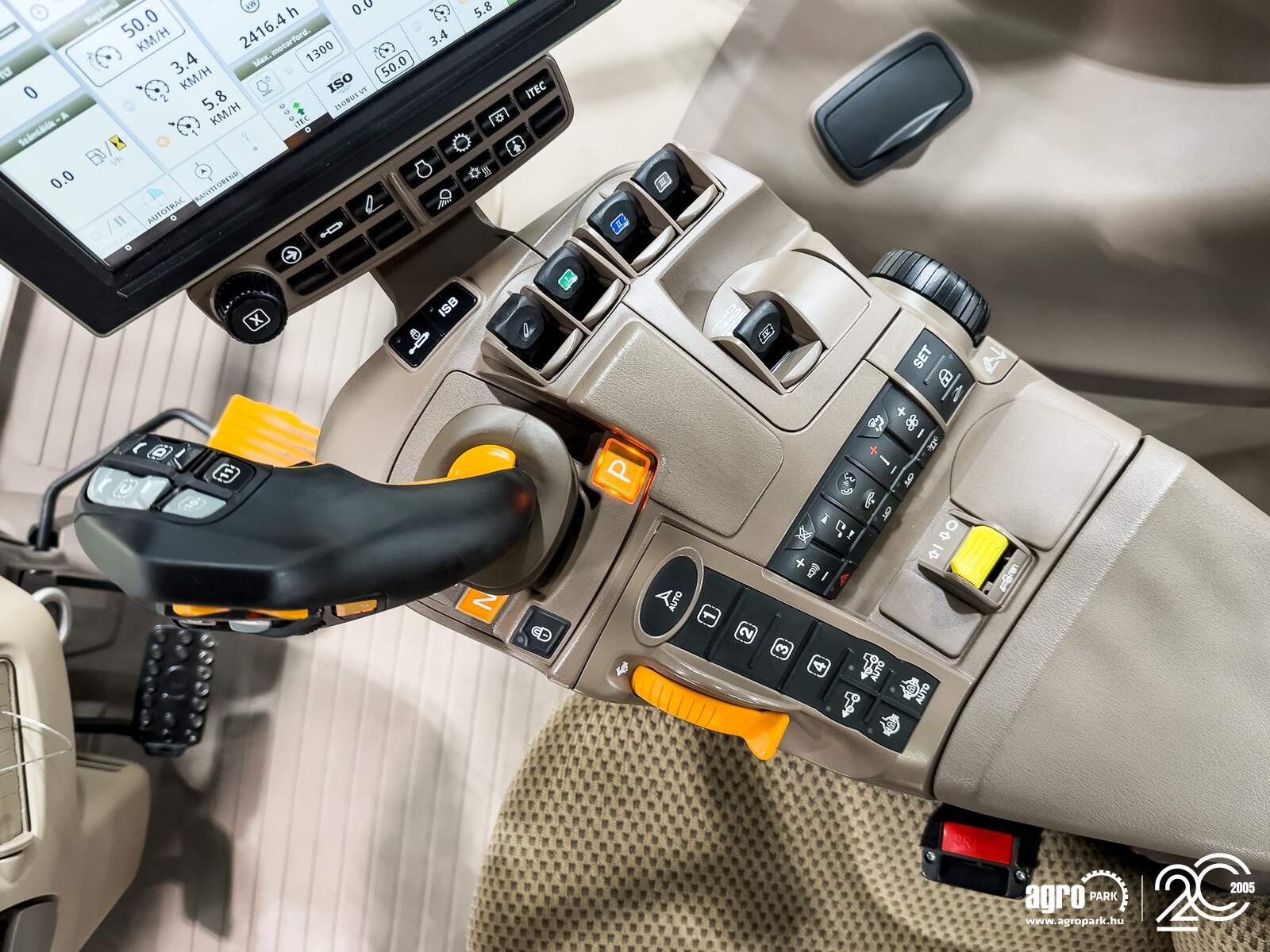 Traktor of the type John Deere 6250R, Gebrauchtmaschine in Csengele (Picture 15)