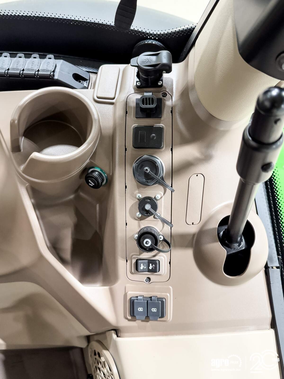 Traktor of the type John Deere 6250R, Gebrauchtmaschine in Csengele (Picture 28)