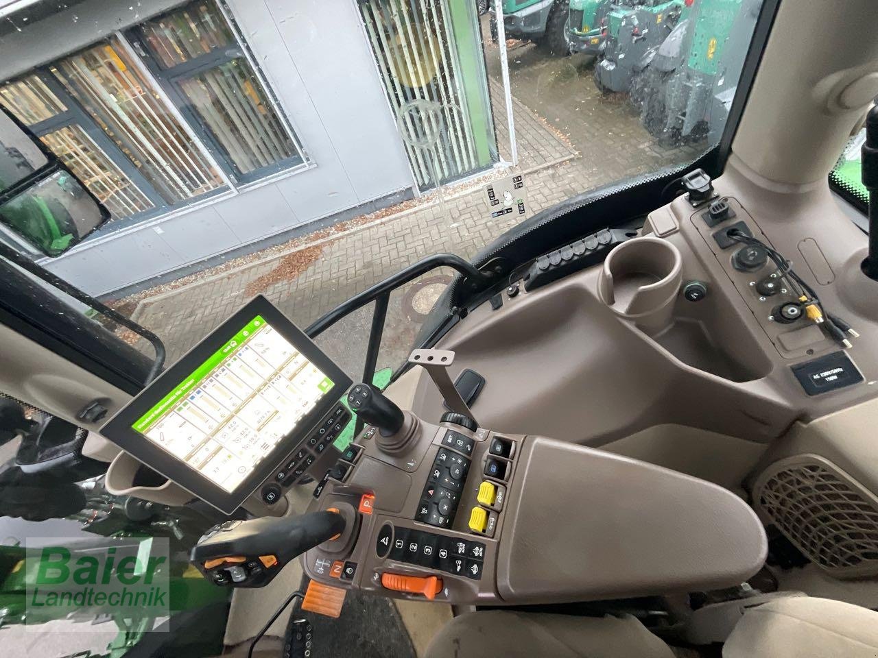 Traktor des Typs John Deere 6250R, Gebrauchtmaschine in OBERNDORF-HOCHMOESSINGEN (Bild 7)