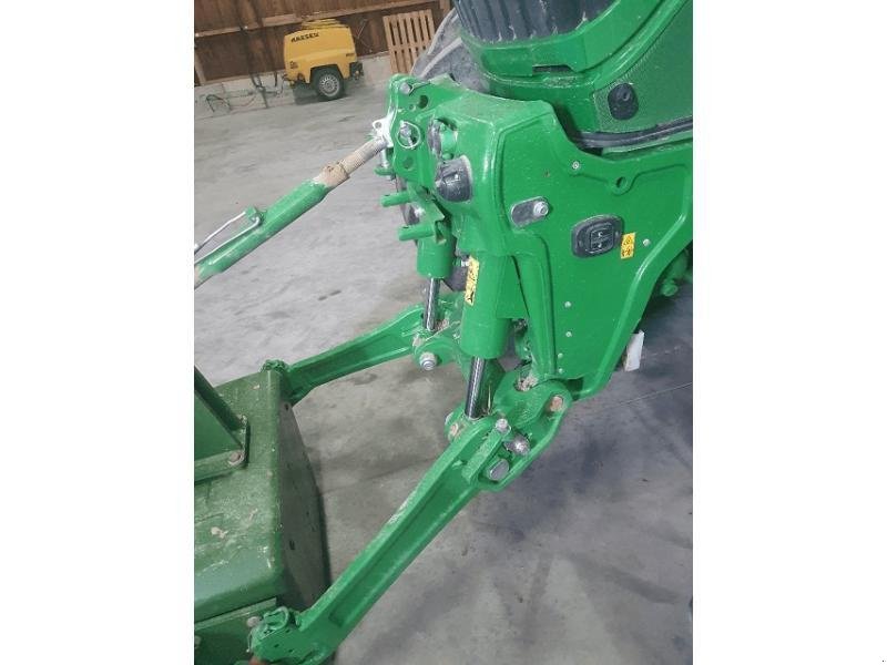Traktor of the type John Deere 6250R, Gebrauchtmaschine in PITHIVIERS Cedex (Picture 8)