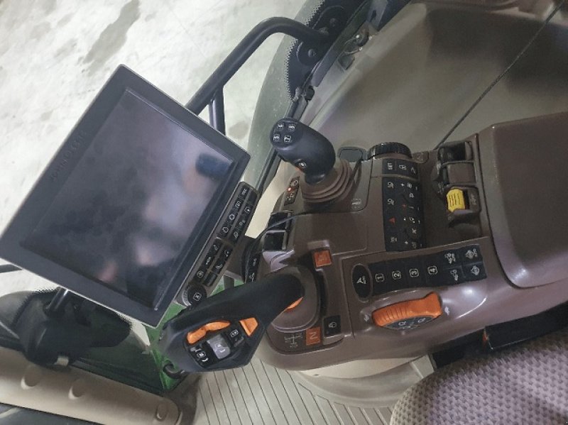 Traktor of the type John Deere 6250R, Gebrauchtmaschine in PITHIVIERS Cedex (Picture 6)