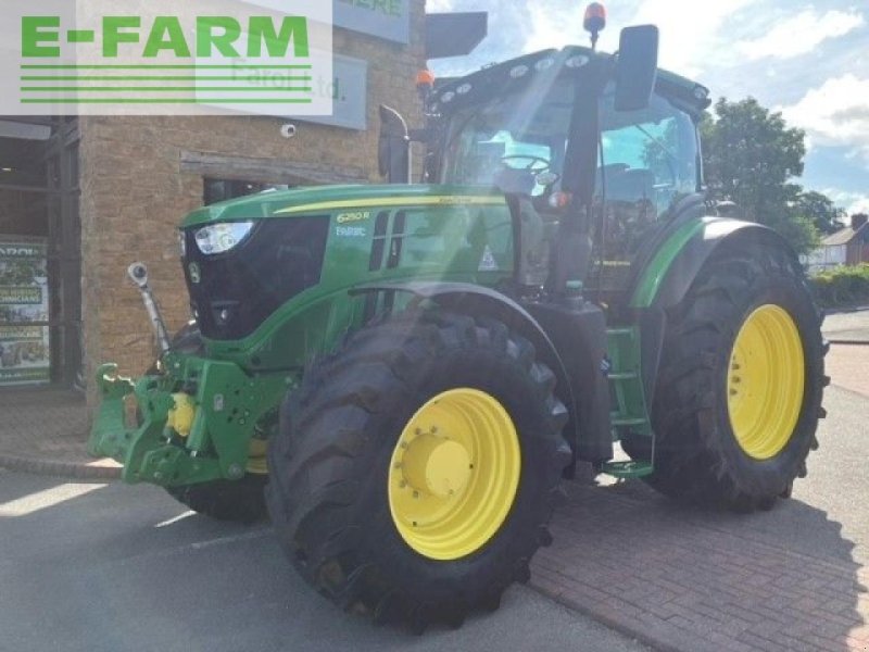 Traktor of the type John Deere 6250r, Gebrauchtmaschine in THAME (Picture 1)
