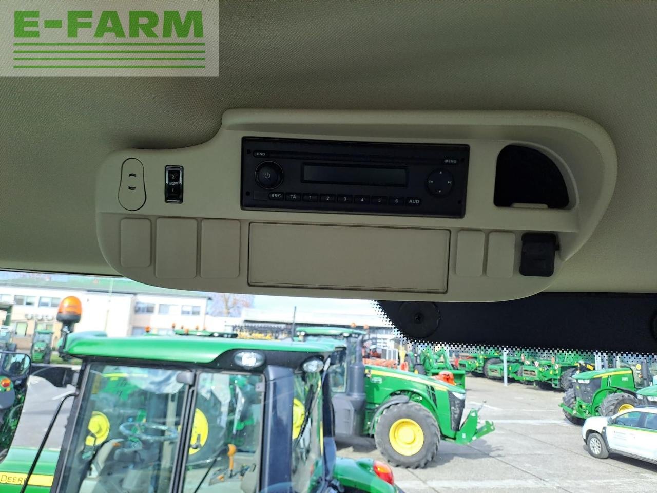 Traktor типа John Deere 6250R, Gebrauchtmaschine в OSIJEK (Фотография 8)