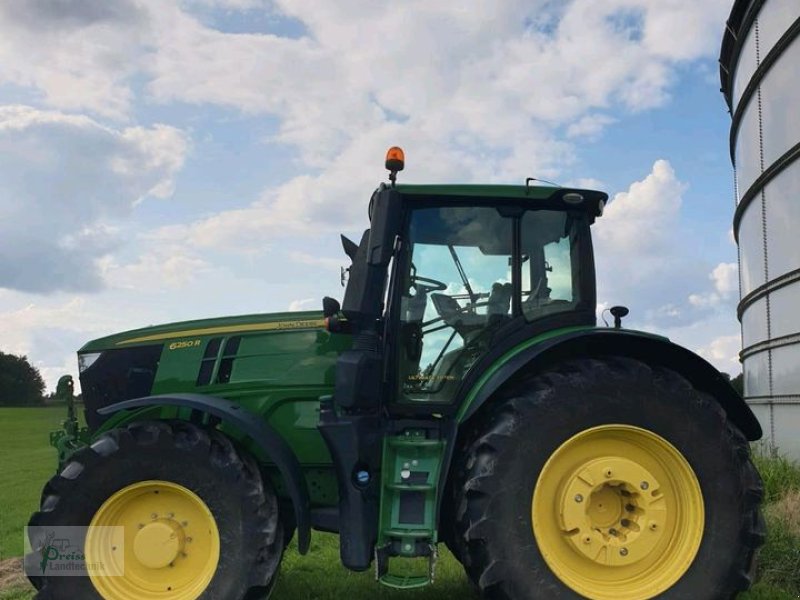 Traktor des Typs John Deere 6250R, Gebrauchtmaschine in Bad Kötzting (Bild 1)