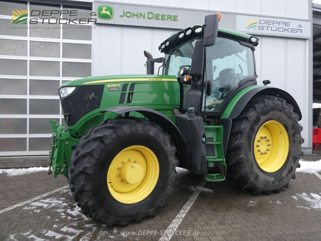 Traktor van het type John Deere 6250R, Gebrauchtmaschine in Lauterberg/Barbis (Foto 1)