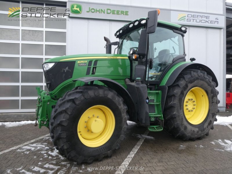 Traktor van het type John Deere 6250R, Gebrauchtmaschine in Lauterberg/Barbis (Foto 1)