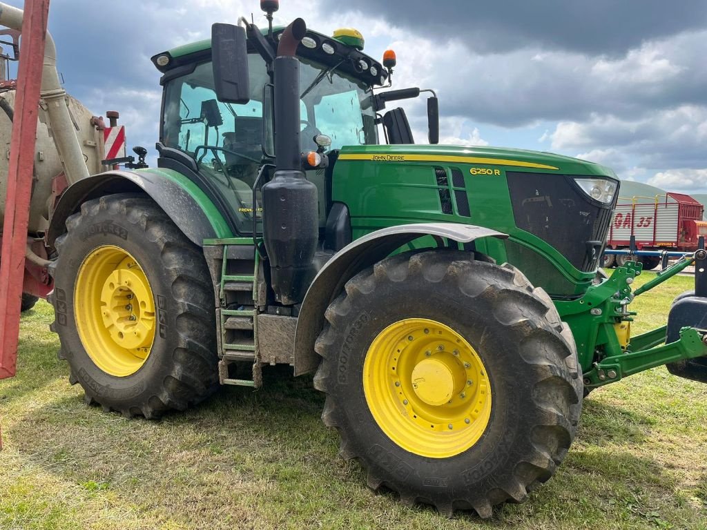 Traktor a típus John Deere 6250R, Gebrauchtmaschine ekkor: CHEMAUDIN ET VAUX (Kép 2)
