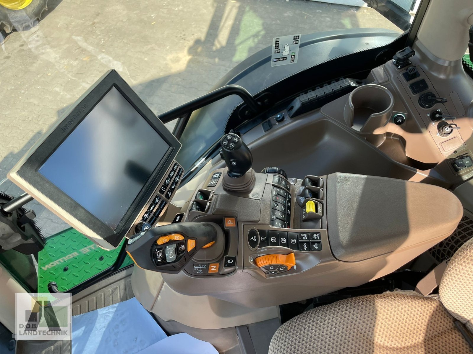 Traktor des Typs John Deere 6250R, Gebrauchtmaschine in Regensburg (Bild 12)