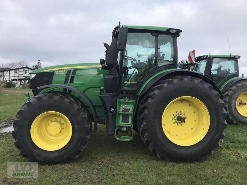 Traktor типа John Deere 6250R, Gebrauchtmaschine в Spelle