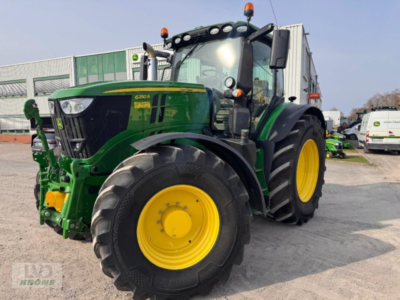 Traktor типа John Deere 6250R, Gebrauchtmaschine в Barsinghausen OT Groß Munzel